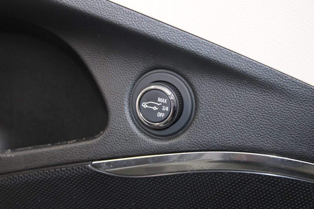 Used 2024 Buick Enclave Essence w/ Technology Package image 27