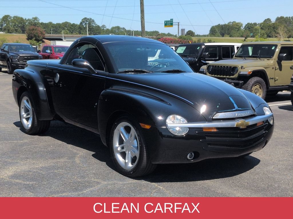 Used 2003 Chevrolet SSR RWD image 2