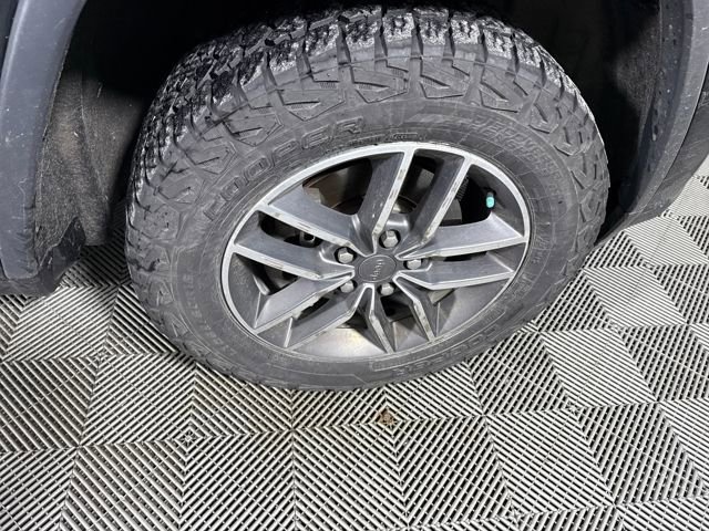Used 2019 Jeep Grand Cherokee Limited AWD/4WD image 9