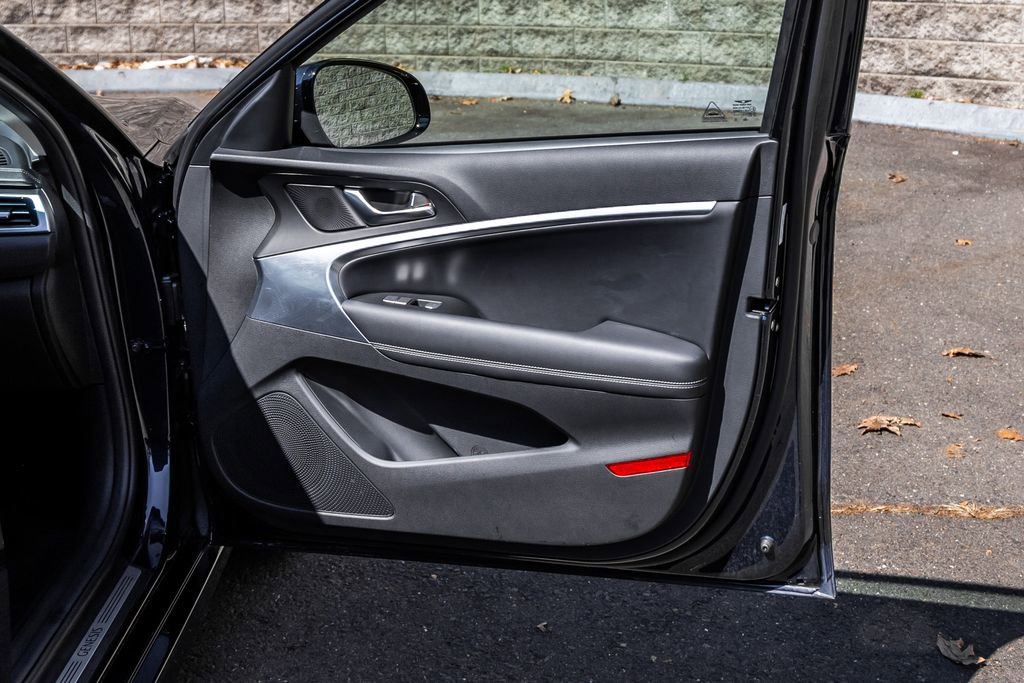 Used 2026 Genesis G70 2.5T image 13