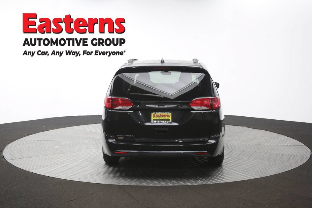 Used 2019 Chrysler Pacifica Touring-L FWD image 35