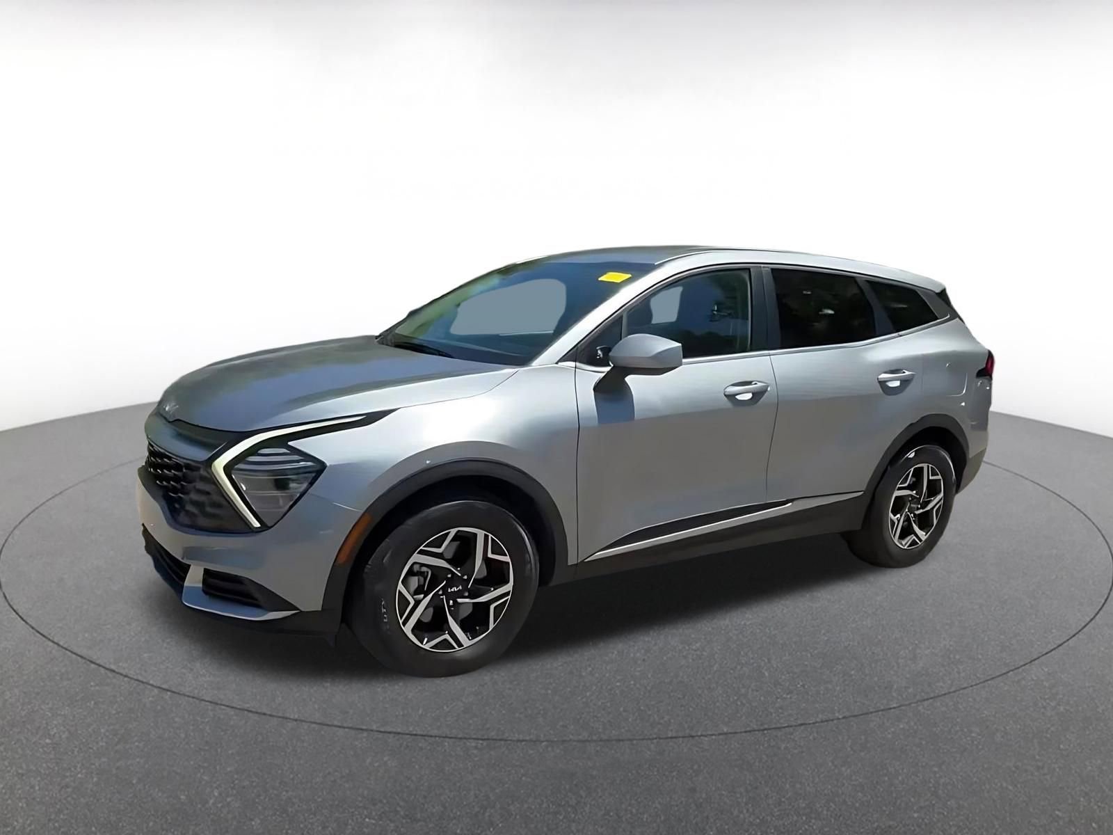 Used 2025 Kia Sportage LX FWD image 8
