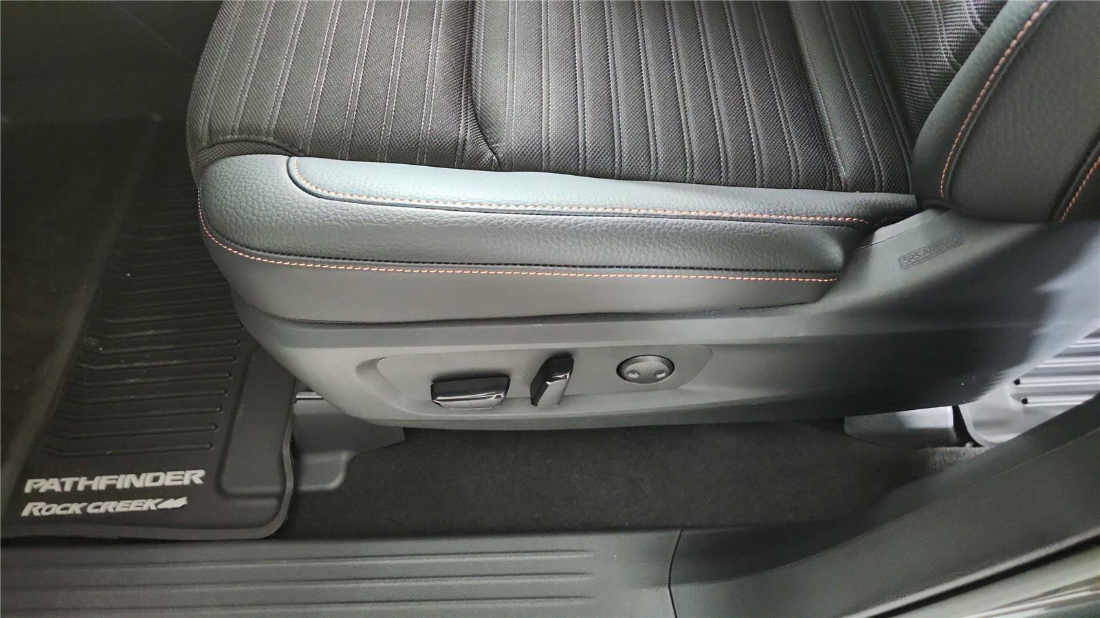 Used 2025 Nissan Pathfinder Rock Creek image 16