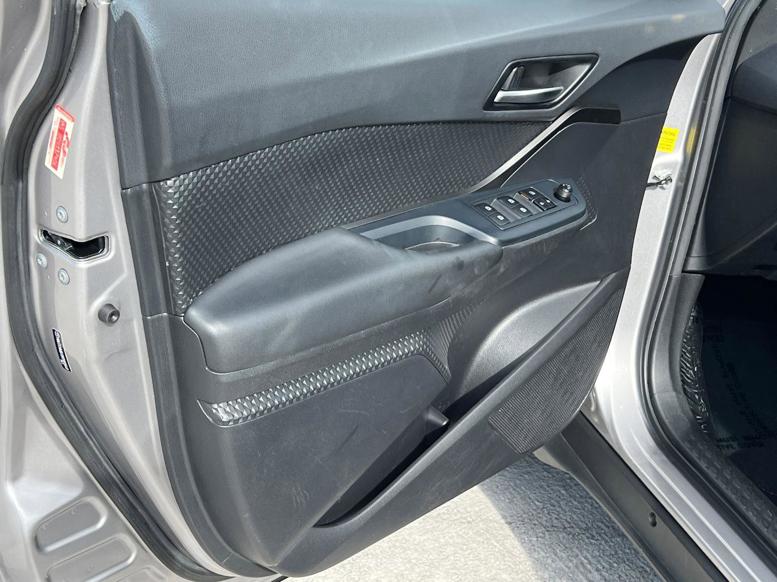 Used 2019 Toyota C-HR LE FWD image 10