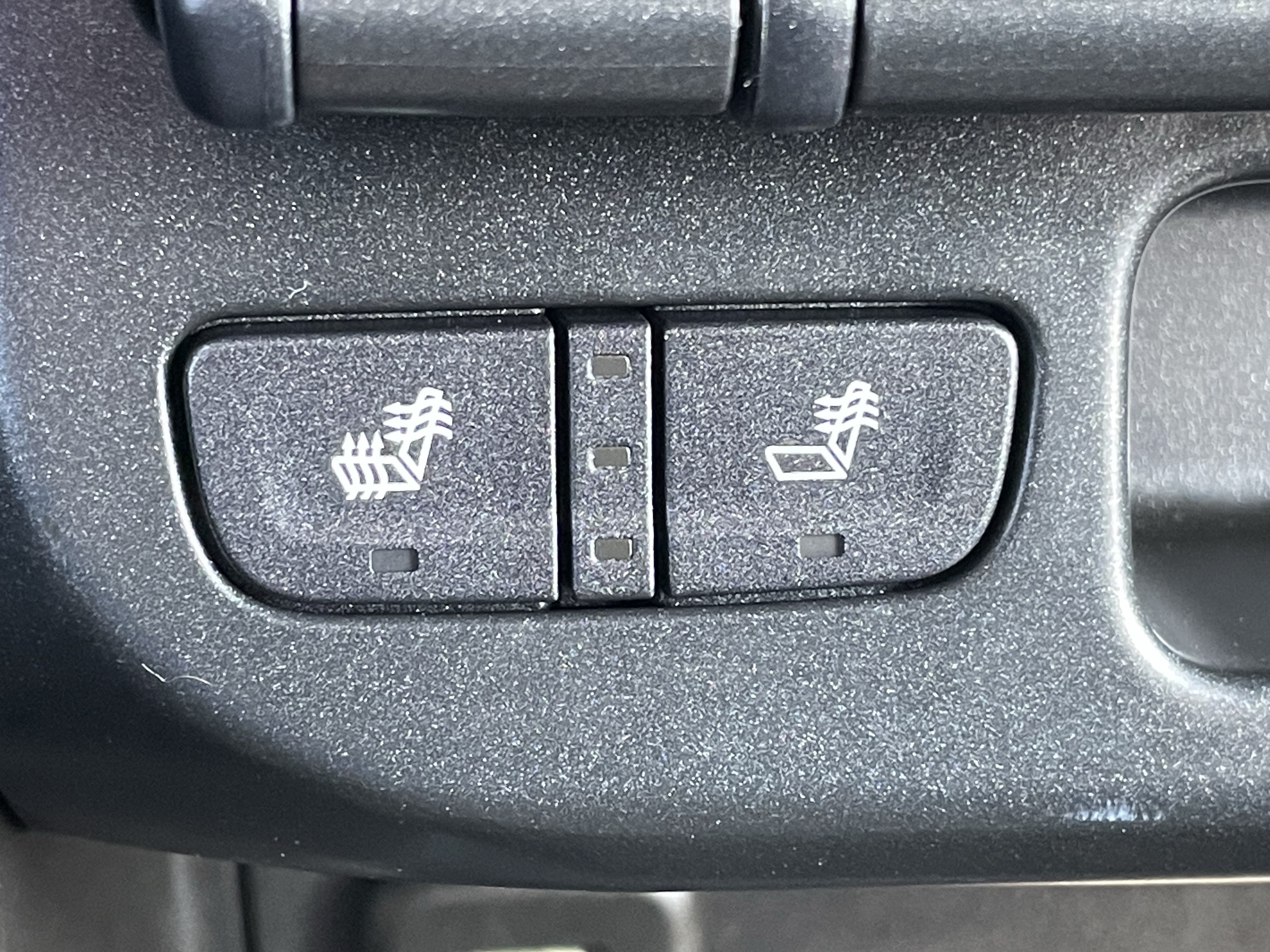 Used 2017 Chevrolet Colorado Z71 AWD/4WD image 23