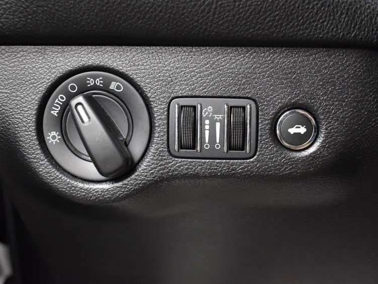 Used 2023 Dodge Challenger SXT RWD image 19