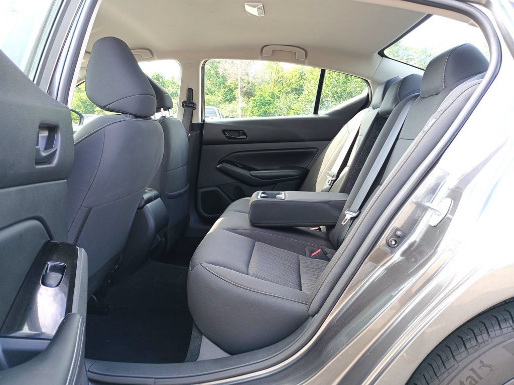 Used 2023 Nissan Altima 2.5 SV FWD image 25