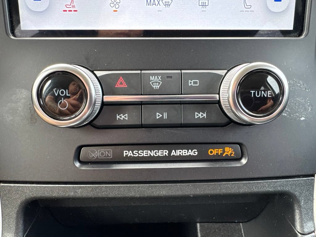 Used 2024 Ford Edge SEL AWD/4WD image 16