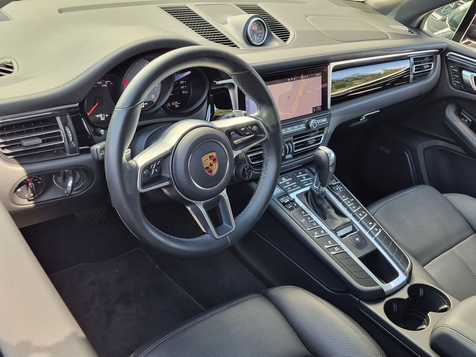 Certified 2020 Porsche Macan S AWD/4WD image 4