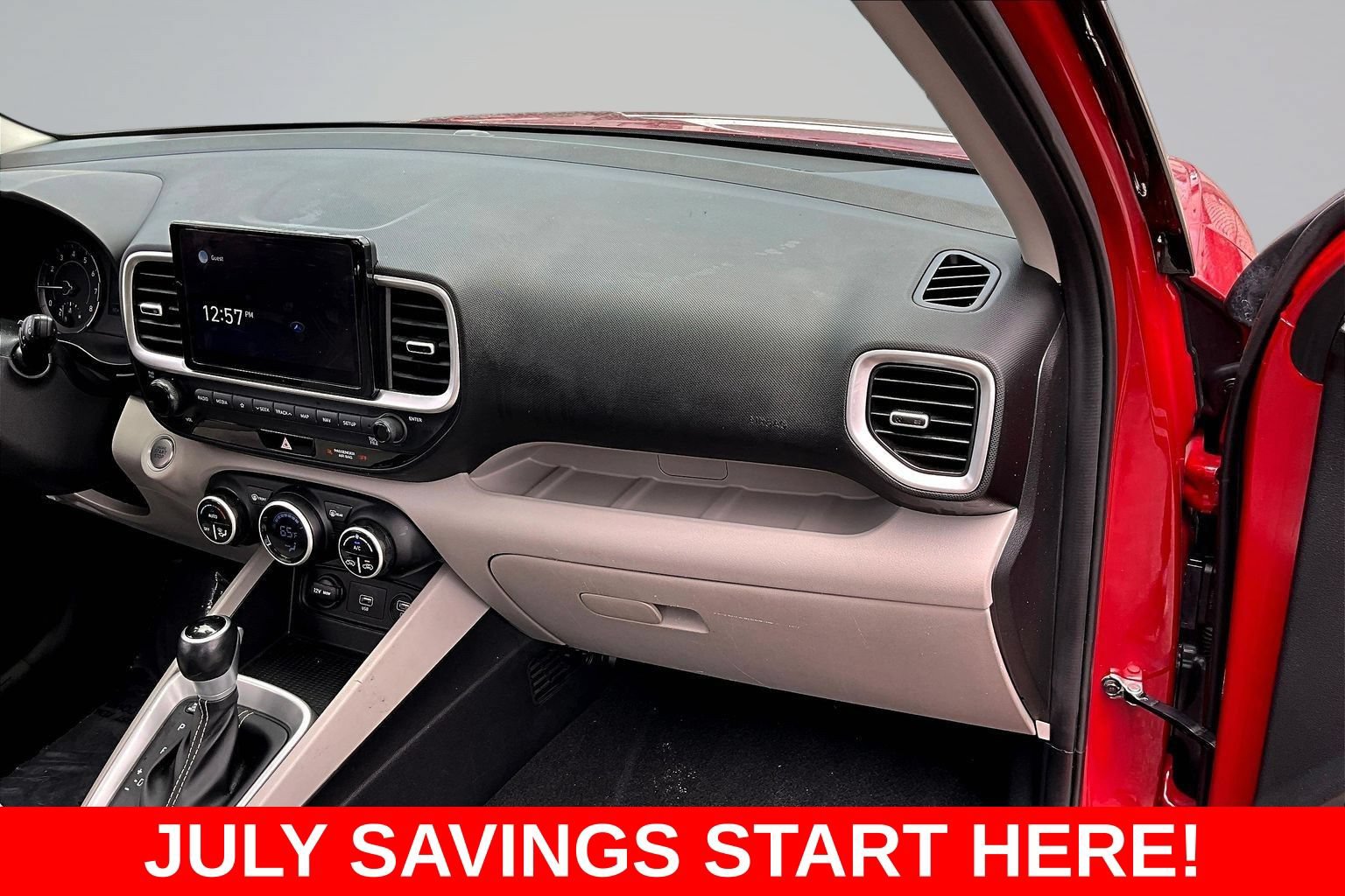 Used 2021 Hyundai Venue SEL w/ Premium Package FWD image 27