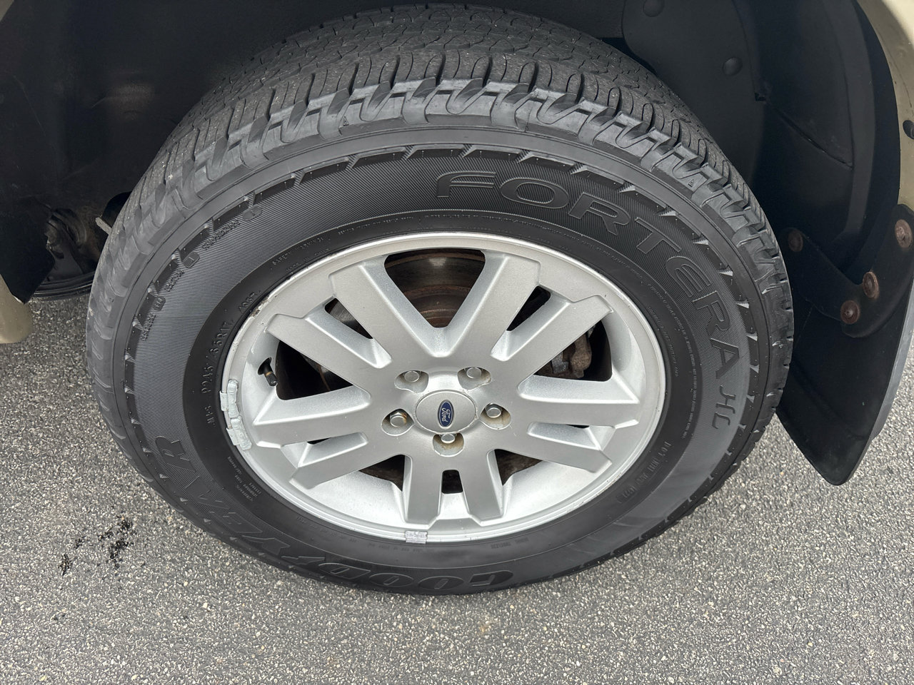 Used 2010 Ford Explorer Eddie Bauer image 25