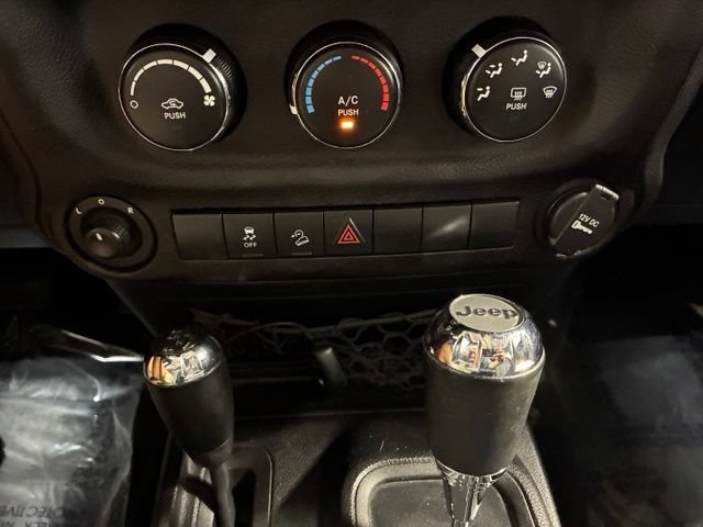 Used 2016 Jeep Wrangler Unlimited Sport w/ Quick Order Package 24S AWD/4WD image 29