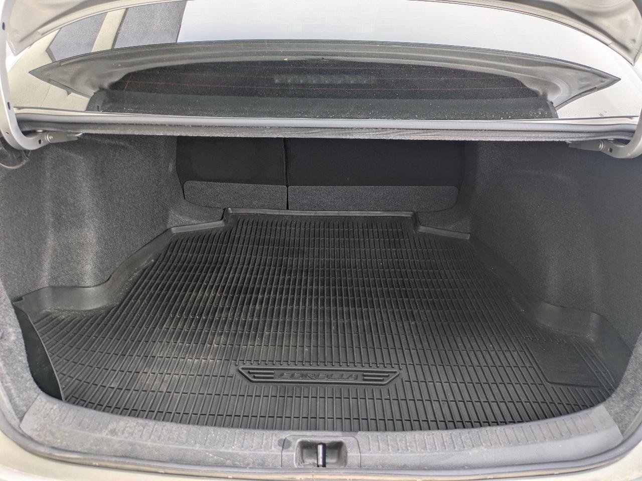 Used 2025 Toyota Corolla XSE FWD image 14