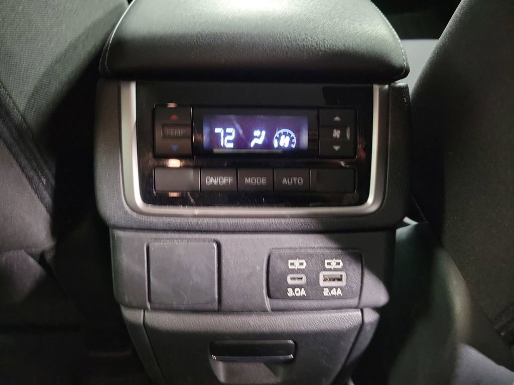 Used 2024 Subaru Ascent Premium w/ Convenience Package image 26