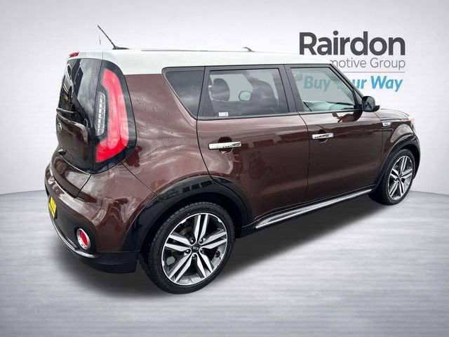 Used 2017 Kia Soul + image 9