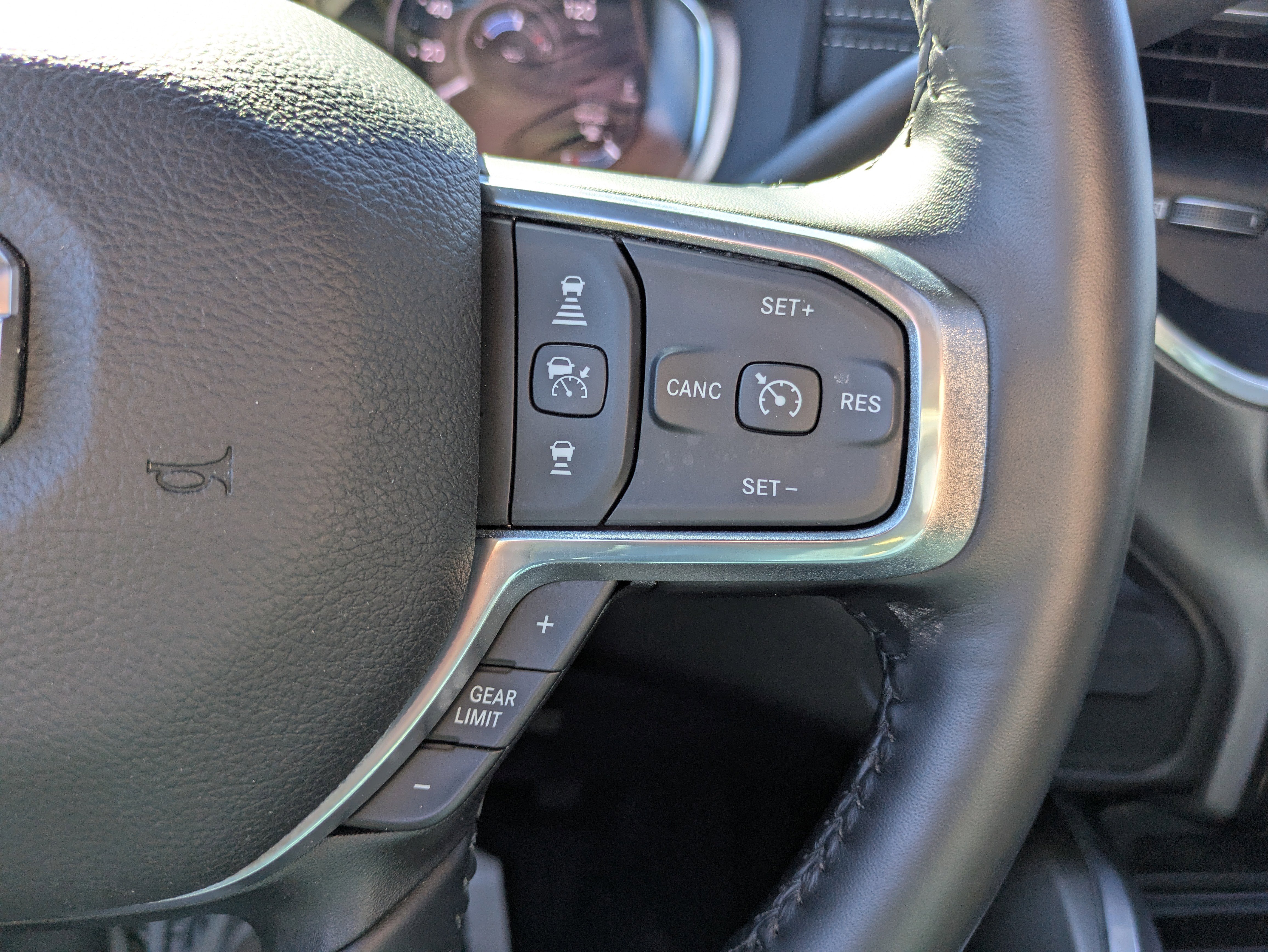 Used 2024 RAM 2500 Laramie w/ Sport Appearance Package image 20