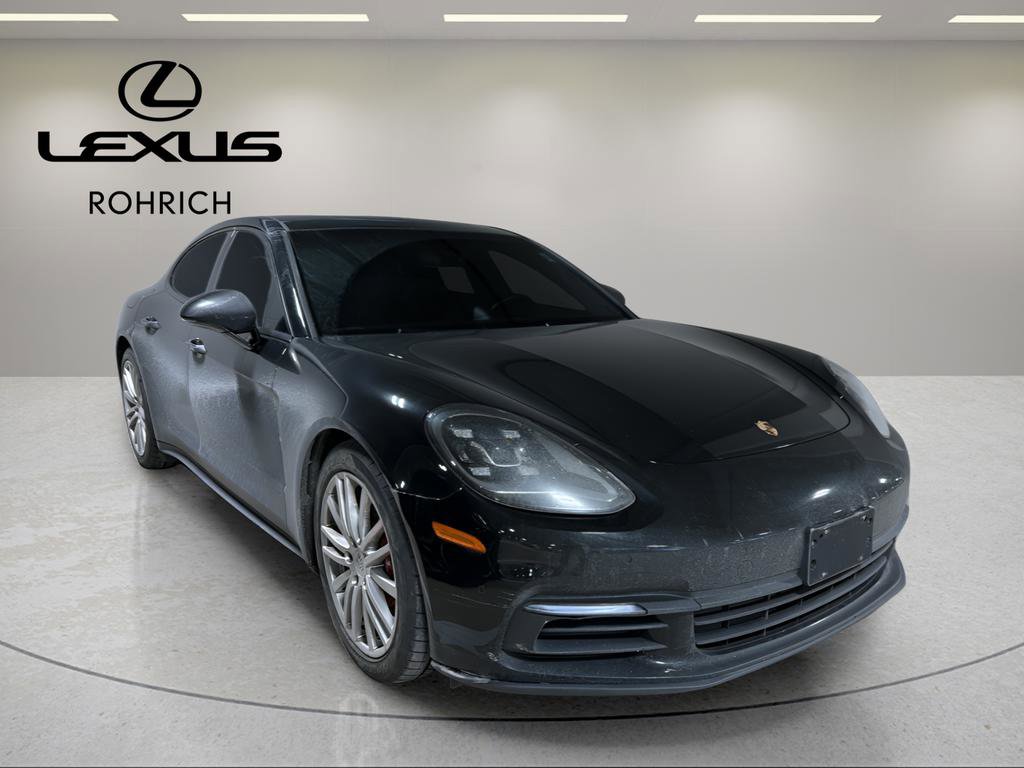 Used 2018 Porsche Panamera 4 image 1