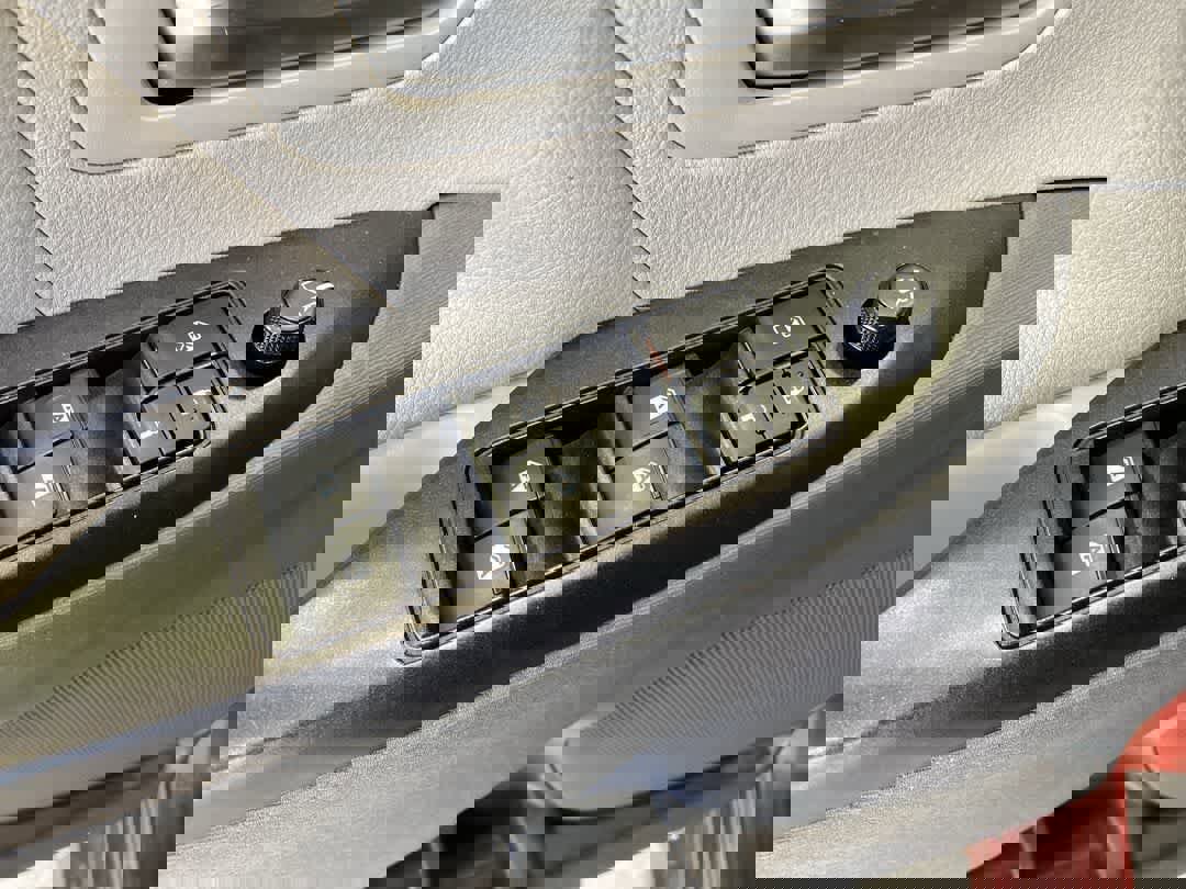 Used 2020 Toyota Sienna LE w/ LE Preferred Package image 13