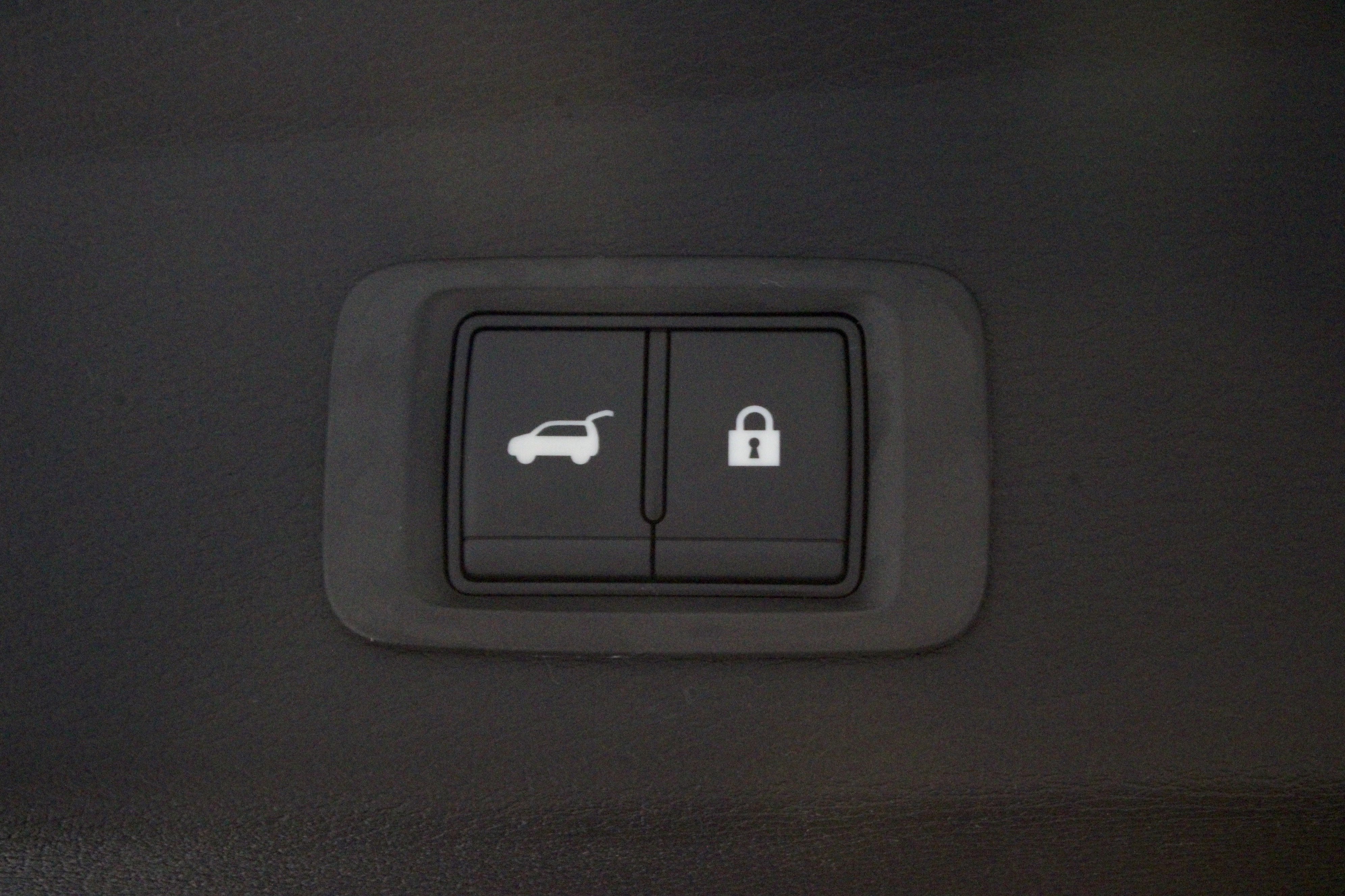 New 2025 Mitsubishi Outlander SE image 14