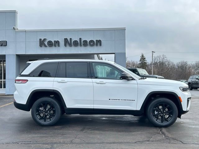 New 2026 Jeep Grand Cherokee Laredo image 14