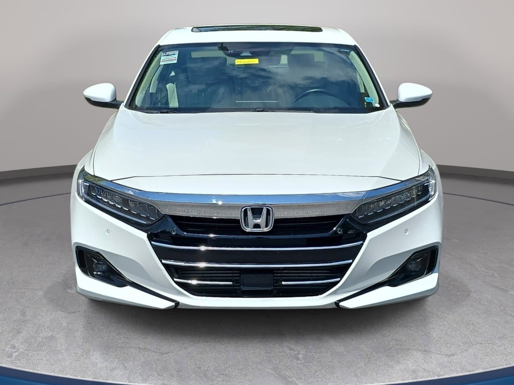 Used 2021 Honda Accord Touring image 2
