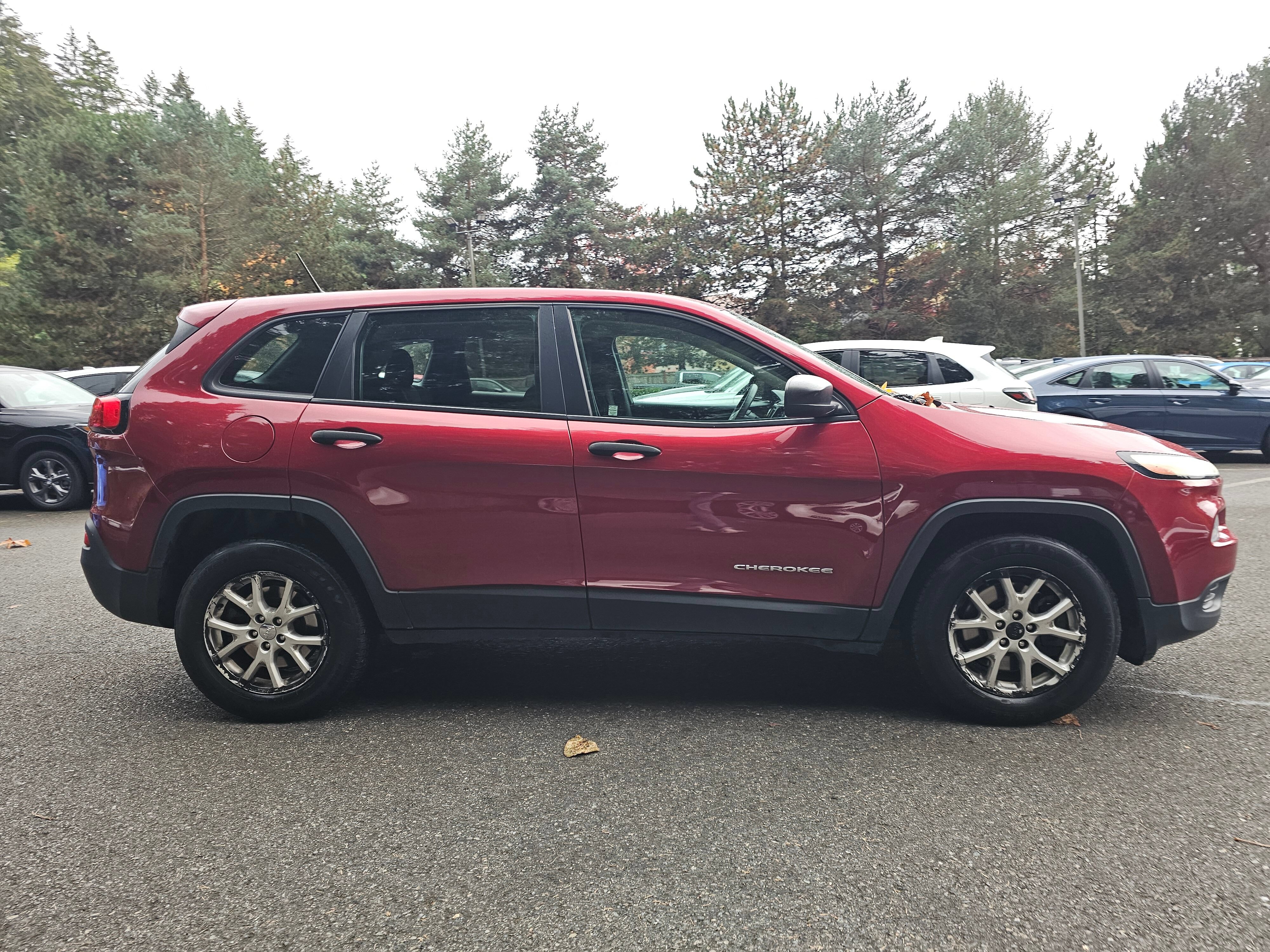 Used 2014 Jeep Cherokee Sport AWD/4WD image 8
