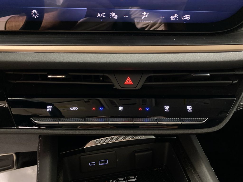 Certified 2025 Buick Envision Sport Touring AWD/4WD image 18