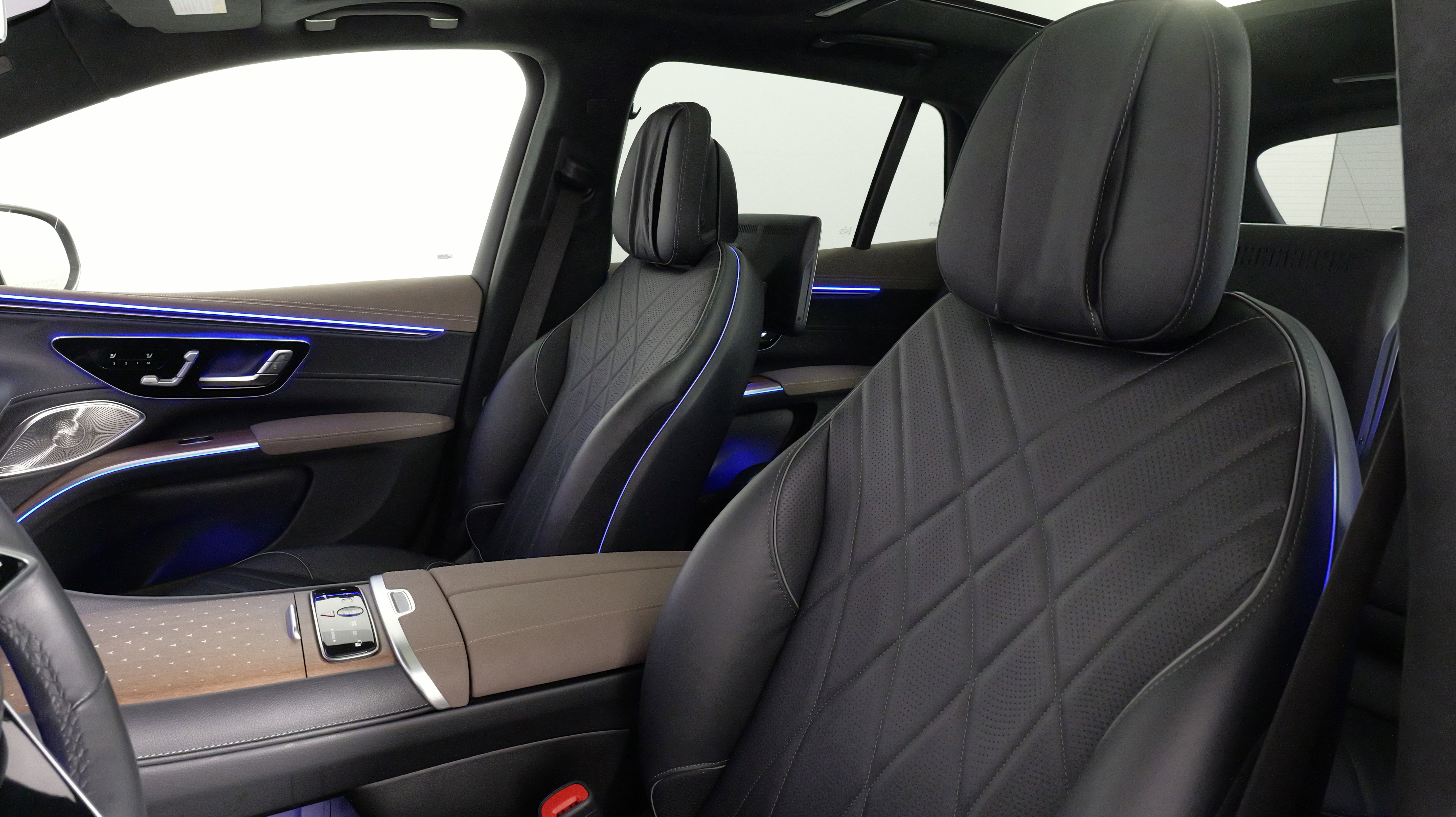 Used 2023 Mercedes-Benz EQS 580 4MATIC SUV image 31