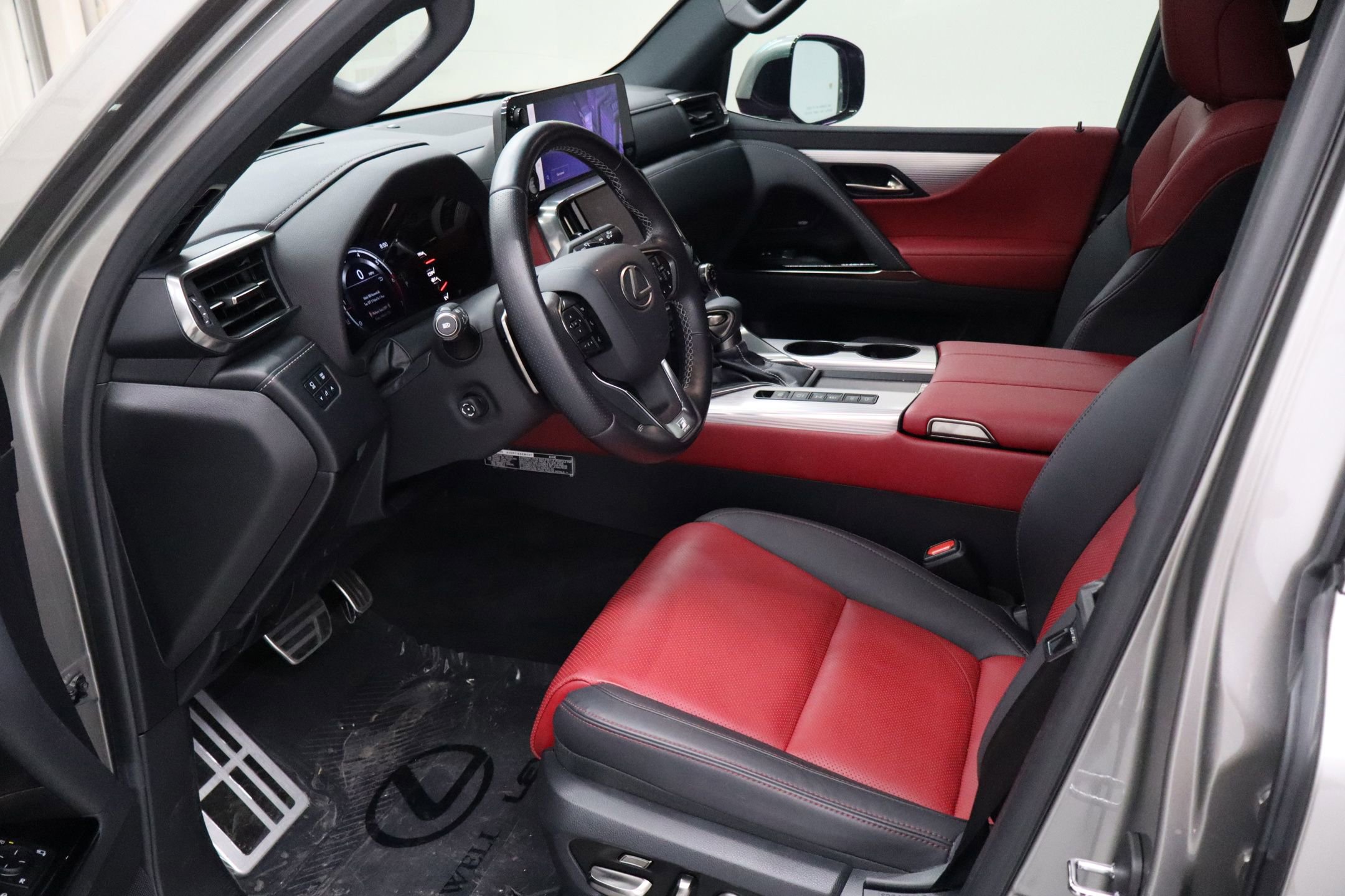 Used 2023 Lexus LX 600 F Sport image 28