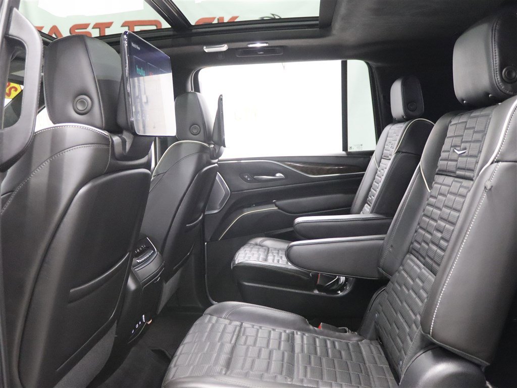 Used 2022 Cadillac Escalade ESV Sport Platinum AWD/4WD image 20
