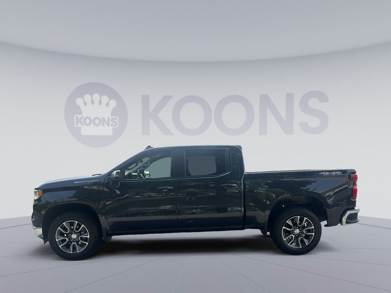 Used 2024 Chevrolet Silverado 1500 LT AWD/4WD image 2