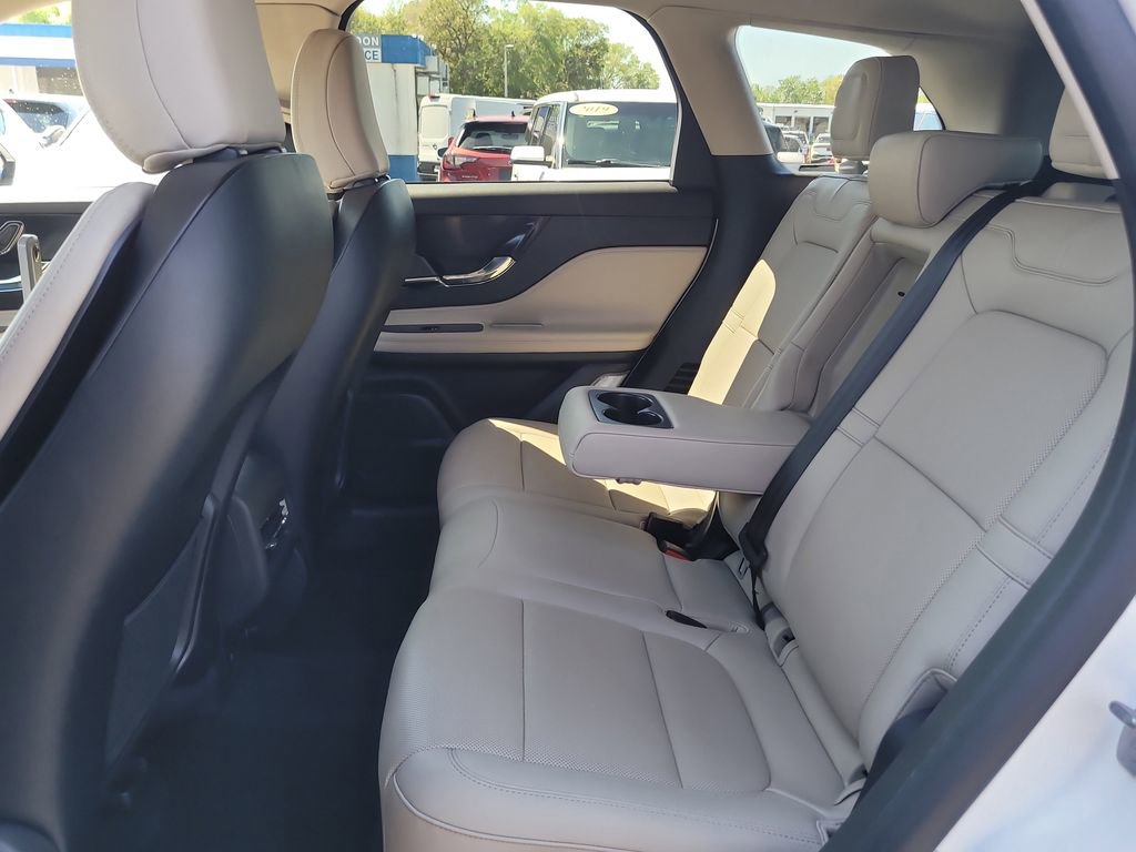 Used 2025 Lincoln Corsair Reserve w/ Jet Appearance Package image 11