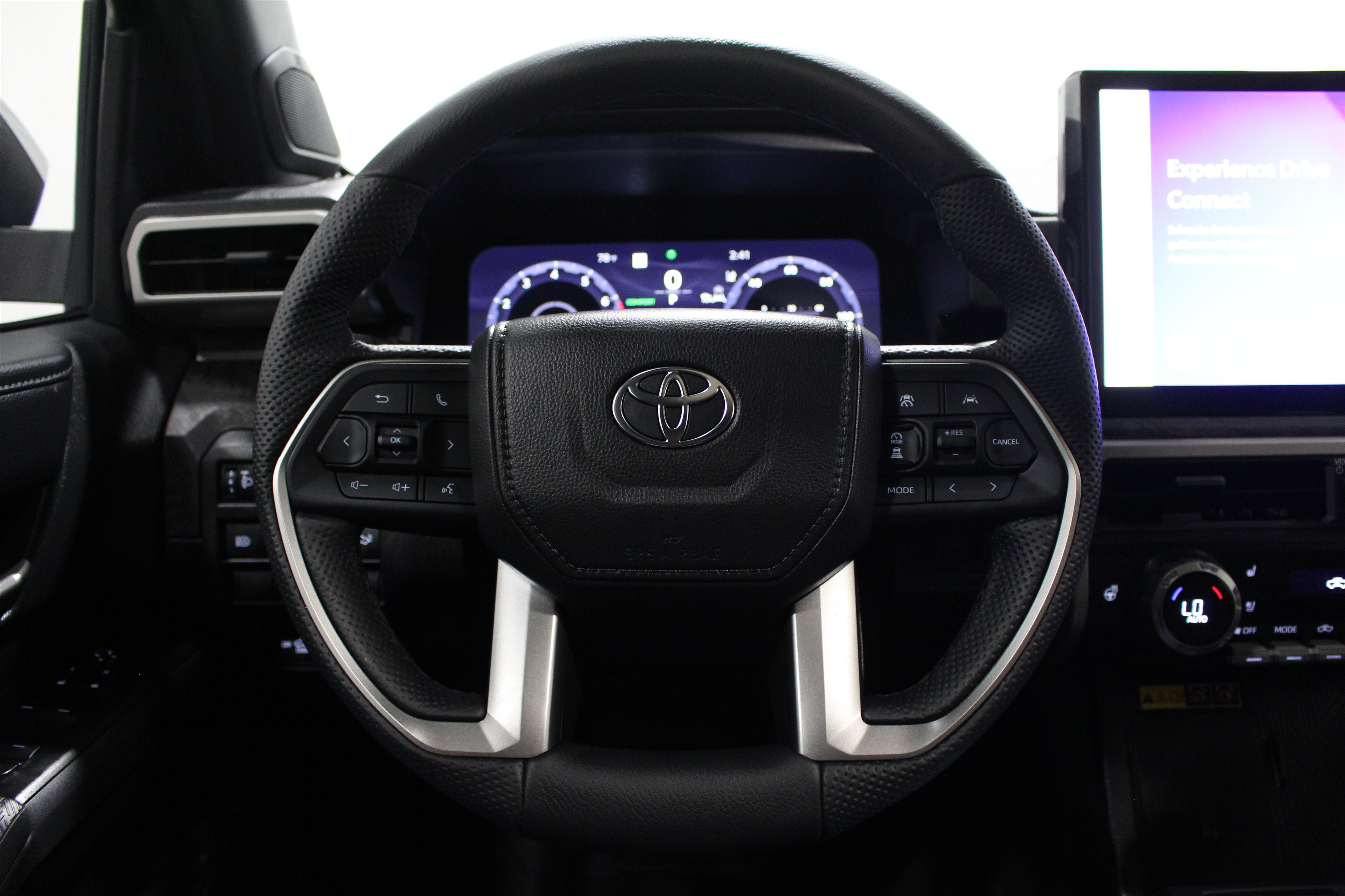 Used 2025 Toyota Tacoma Limited AWD/4WD image 10