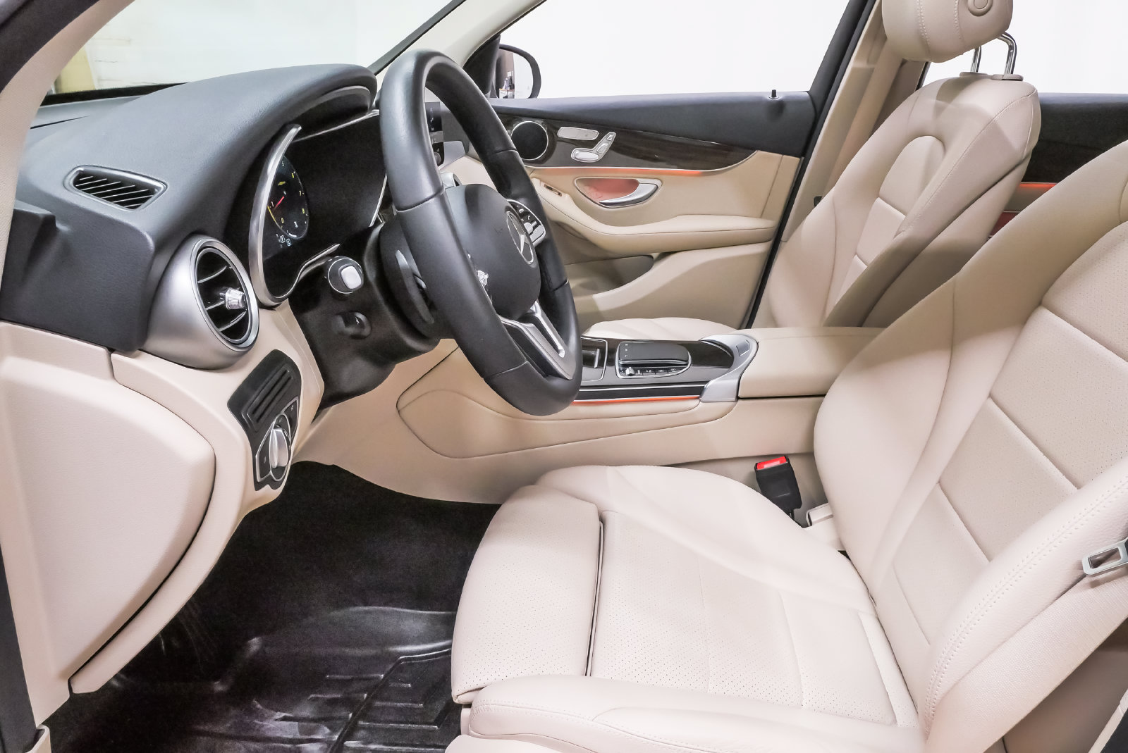 Used 2021 Mercedes-Benz GLC 300 image 9