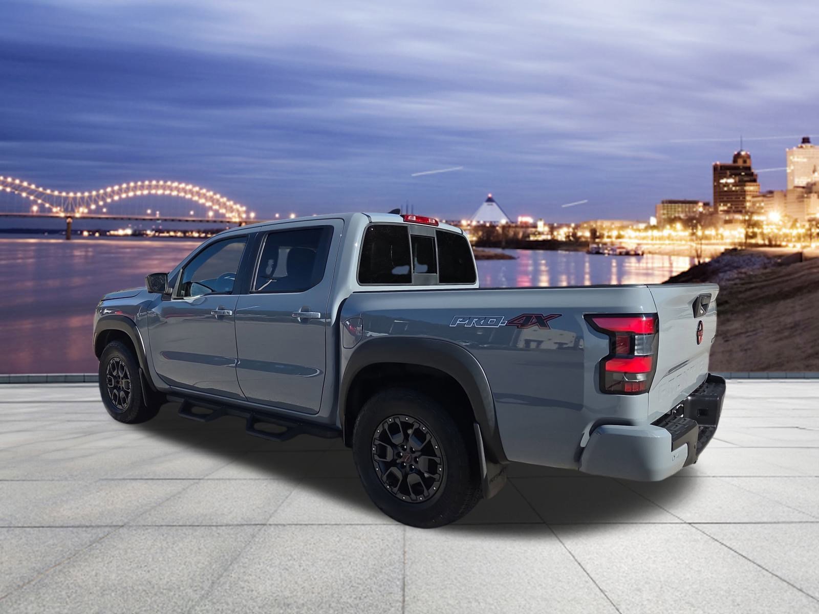 Used 2022 Nissan Frontier PRO-4X w/ Pro-4X Premium Package image 3