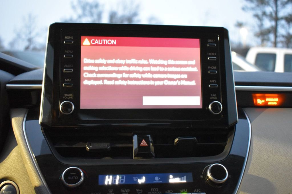 Used 2020 Toyota Corolla LE image 22