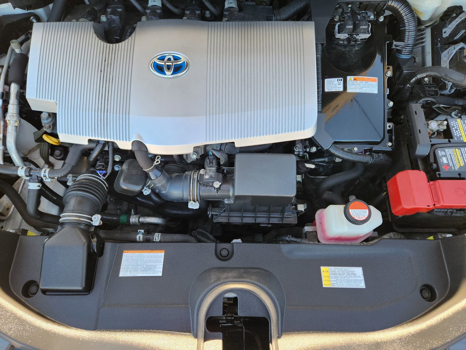 Used 2016 Toyota Prius Four w/ Advanced Technology Package image 42