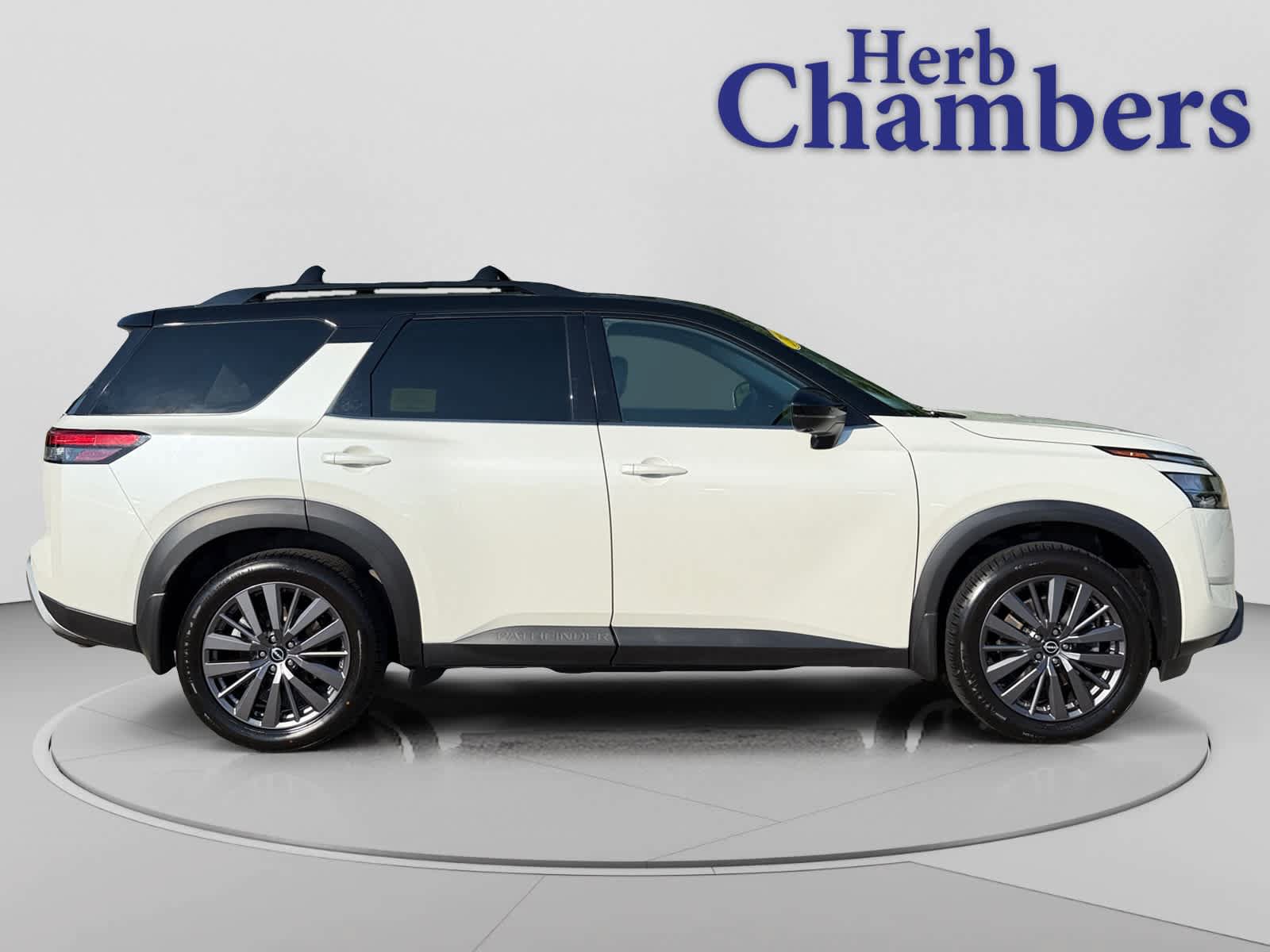Used 2023 Nissan Pathfinder SL w/ SL Premium Package AWD/4WD image 12