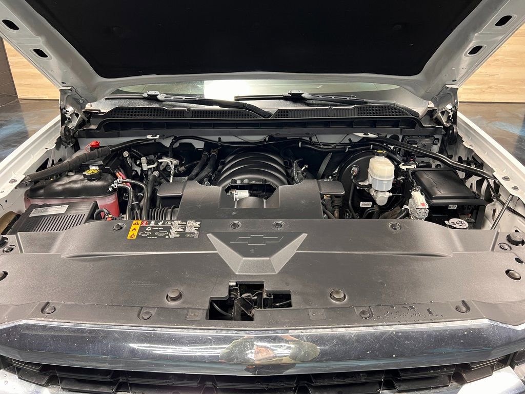 Used 2018 Chevrolet Silverado 1500 LTZ Z71 w/ LTZ Plus Package AWD/4WD image 18