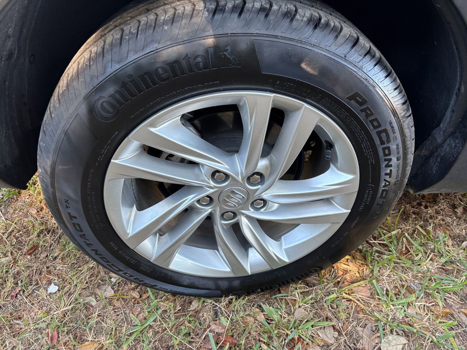 Used 2025 Buick Envista Preferred image 30