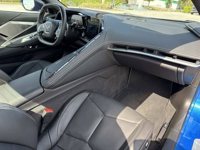 Used 2024 Chevrolet Corvette Stingray Preferred Conv w/ Z51 Performance Package RWD image 17