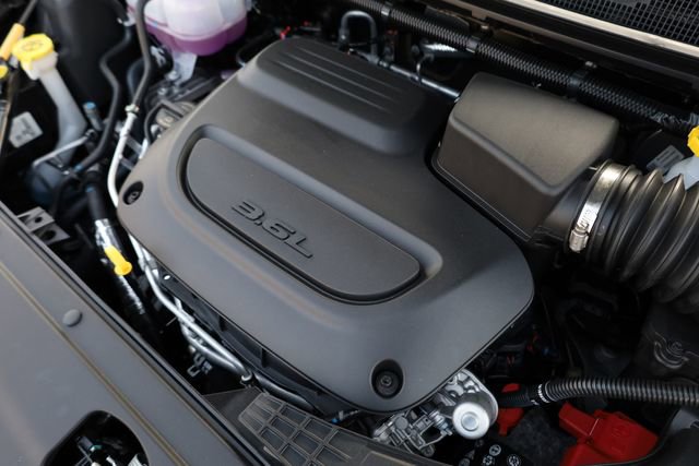 New 2026 Chrysler Pacifica Limited image 7