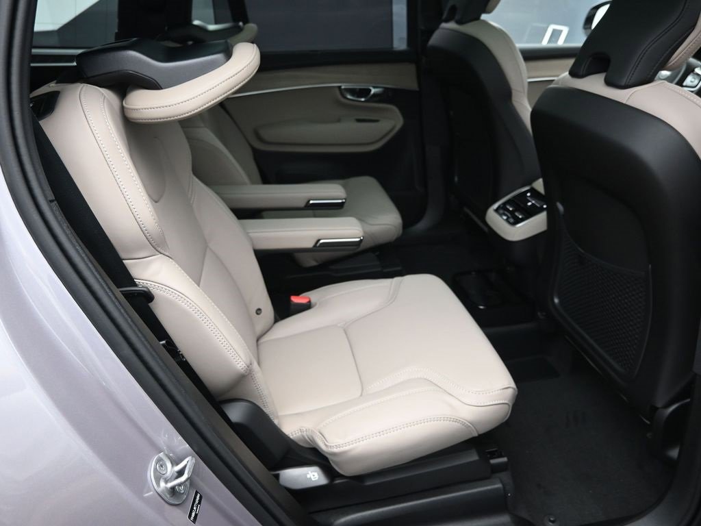 New 2026 Volvo XC90 B6 Ultra image 35