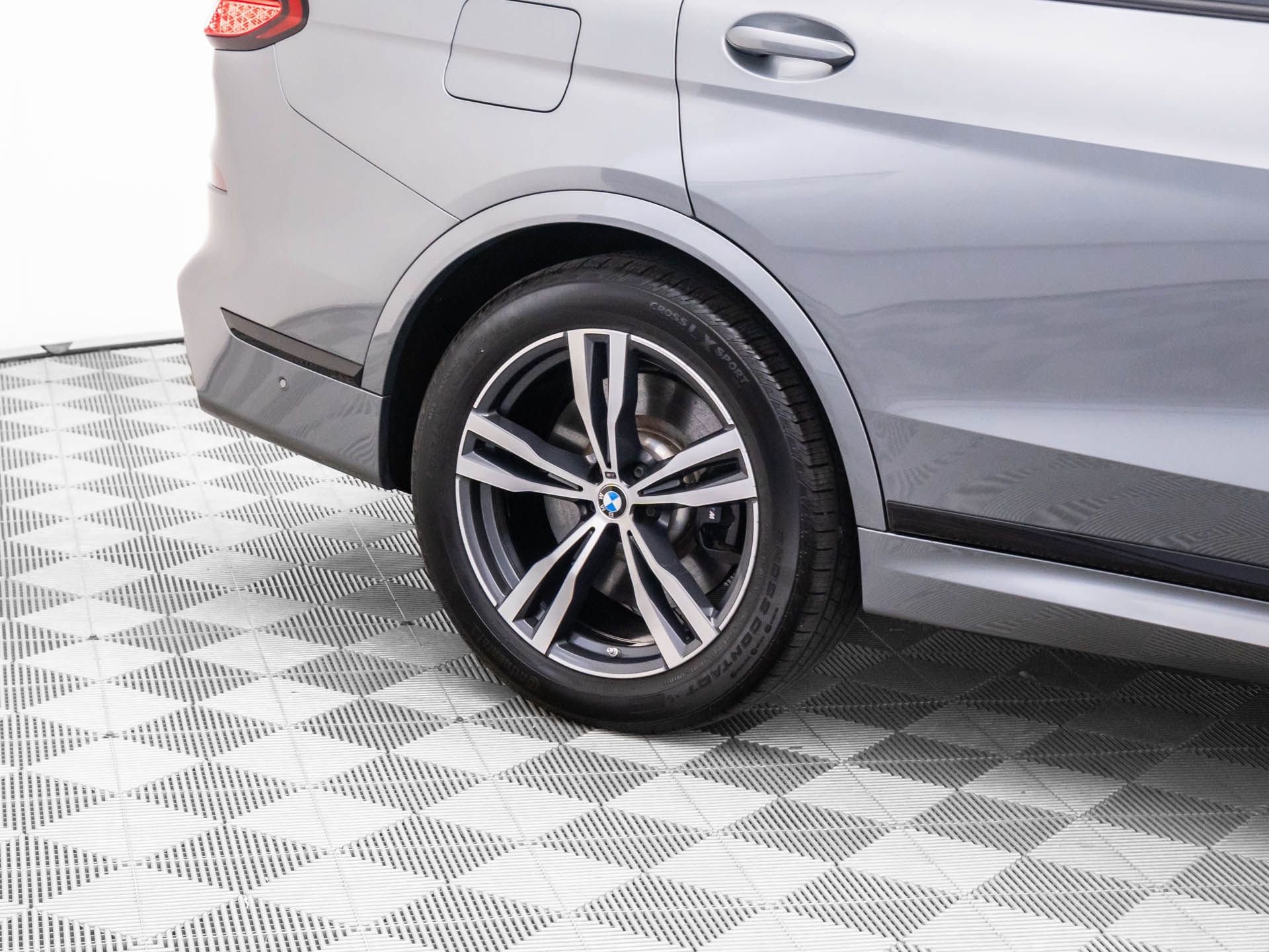 Certified 2024 BMW X7 M60i w/ Climate Comfort Package image 33