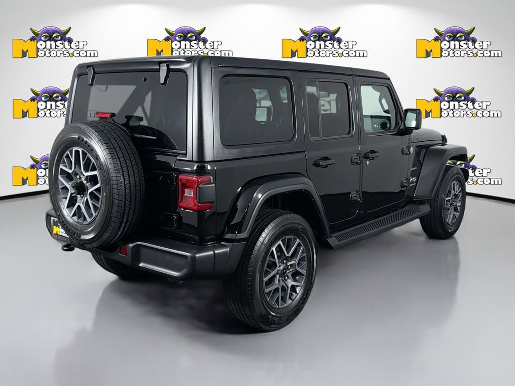 Used 2024 Jeep Wrangler Sahara image 5