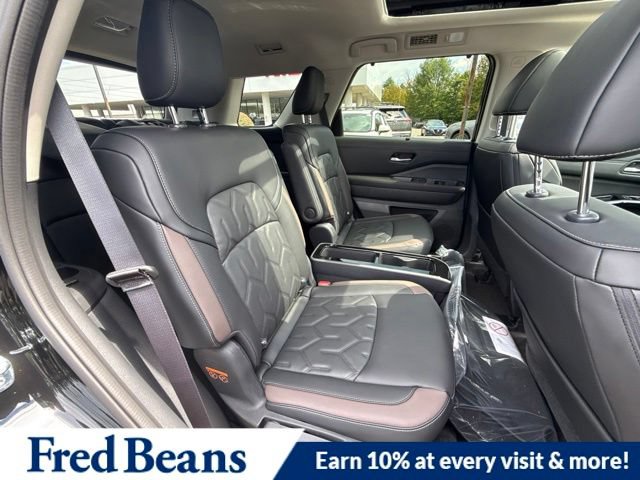 New 2026 Nissan Pathfinder Platinum AWD/4WD image 13