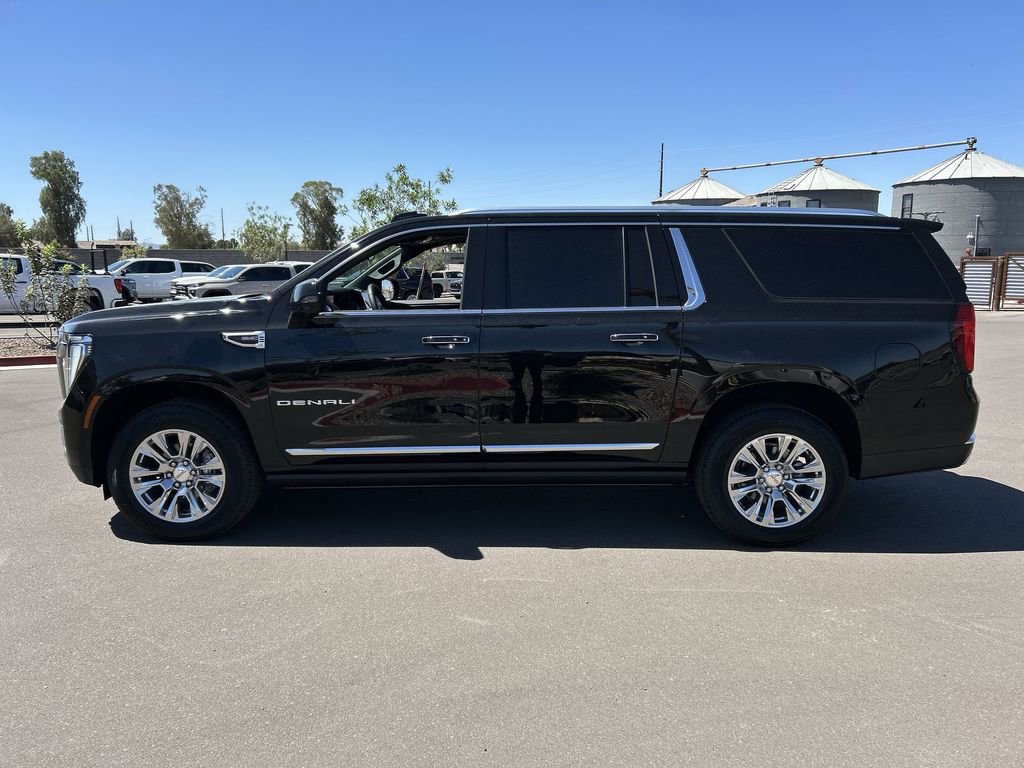Used 2026 GMC Yukon XL Denali w/ Sun & Power Step Package image 5