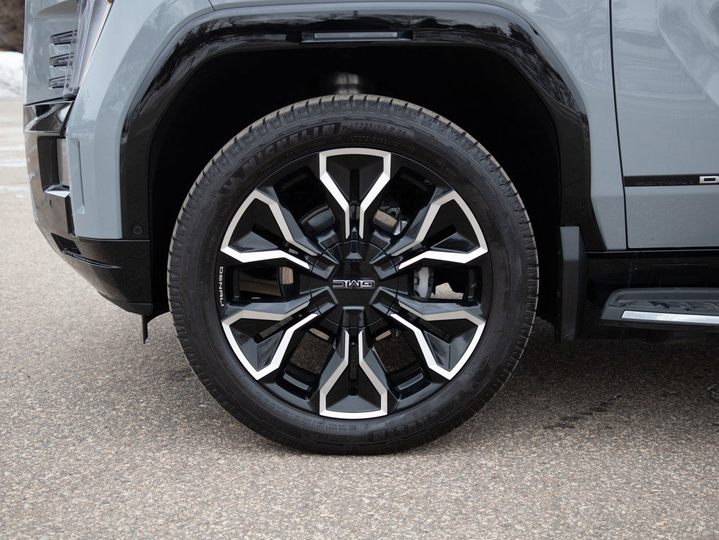 Used 2024 GMC Sierra EV Denali AWD/4WD image 29