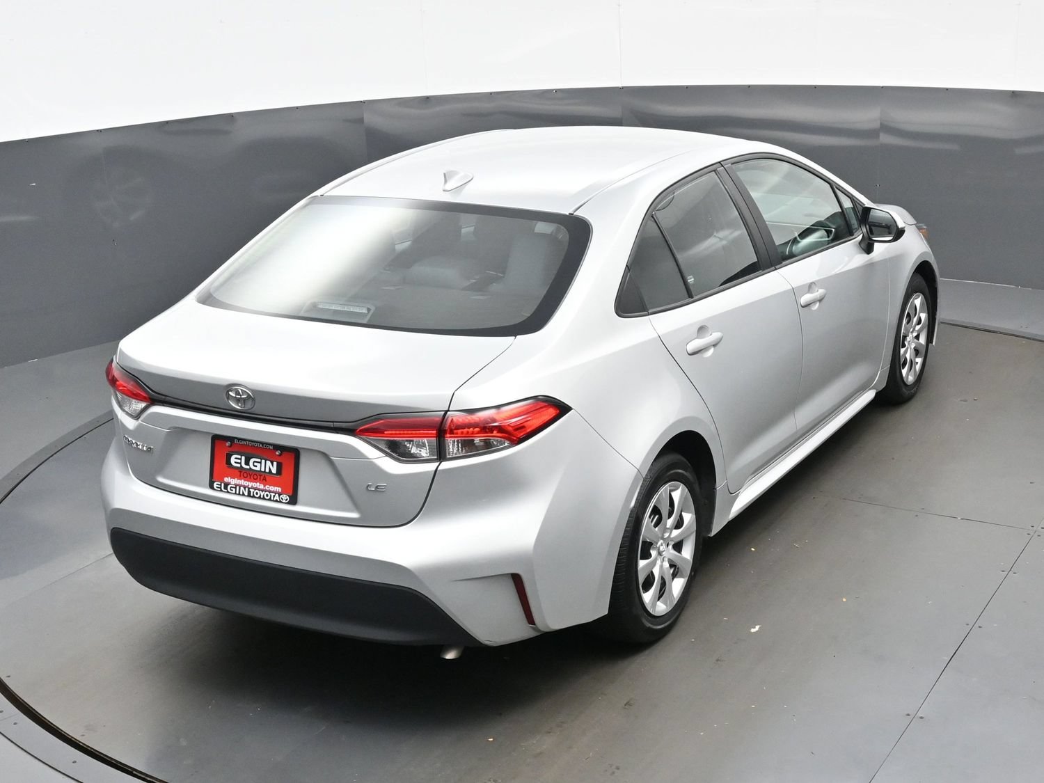 Used 2025 Toyota Corolla LE FWD image 38