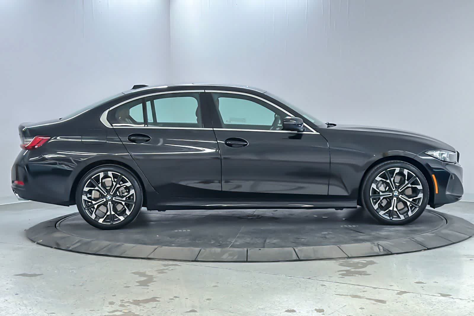 Used 2026 BMW 330i Sedan w/ Premium Package RWD image 8